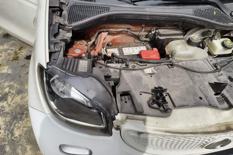 Used smart forfour 2016 1.0L 52 kW Passion Edition Engine Bay Right
