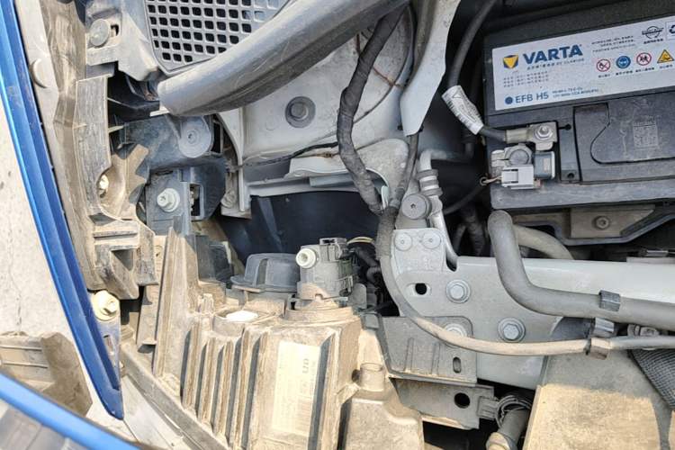 Used smart forfour 2016 0.9T 66 kW Pioneer Edition Engine Bay Right