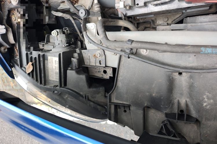 Used smart forfour 2016 1.0L 52 kW Passion Edition Engine Bay Right