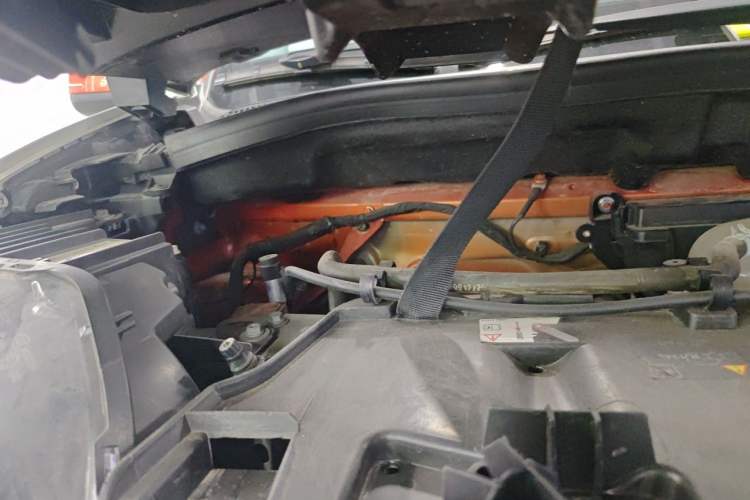 Used smart forfour 2016 0.9T 66 kW Pioneer Edition Engine Bay Right