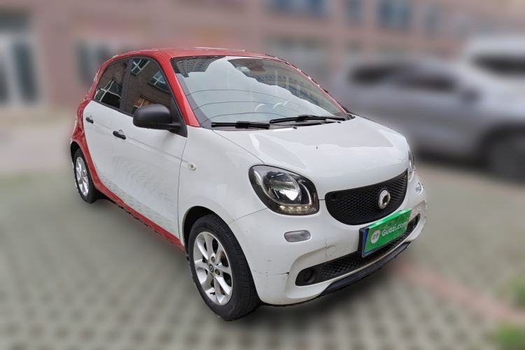 Used smart forfour 2016 1.0L 52 kW Dynamic Edition Front Right 45 Deg