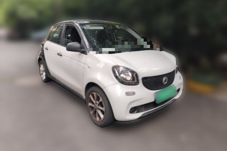 Used smart forfour 2016 1.0L 52 kW Dynamic Edition Front Right 45 Deg