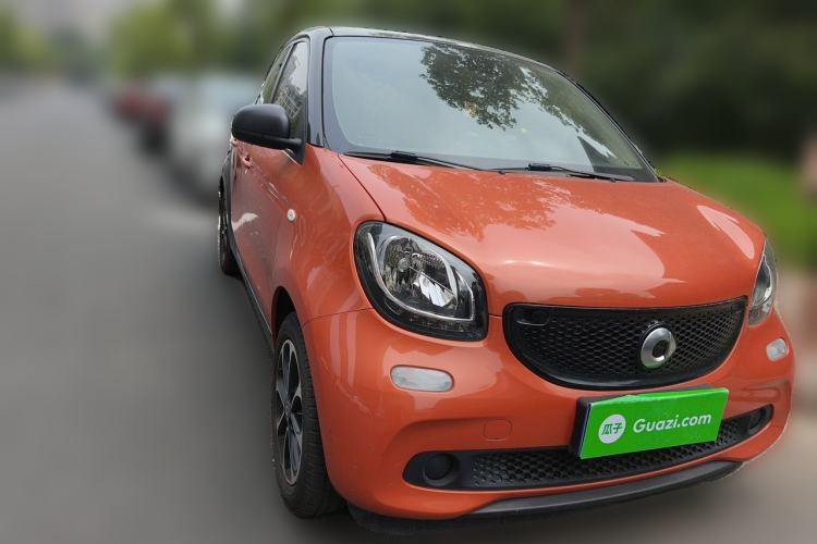 Used smart forfour 2016 1.0L 52 kW Passion Edition Front Right 45 Deg