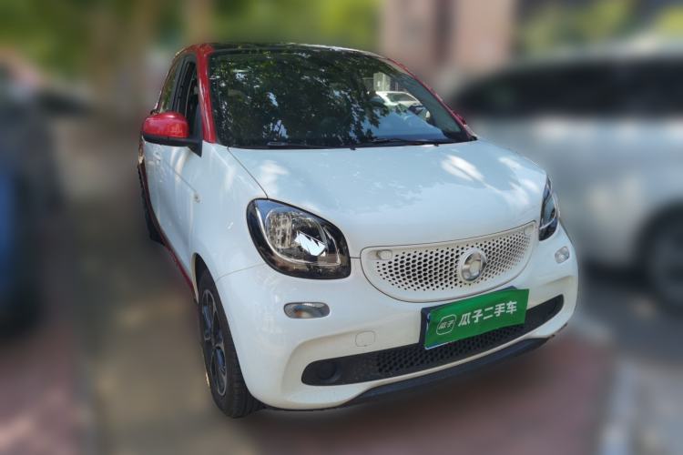 Used smart forfour 2016 1.0L 52 kW Passion Edition Front Right 45 Deg