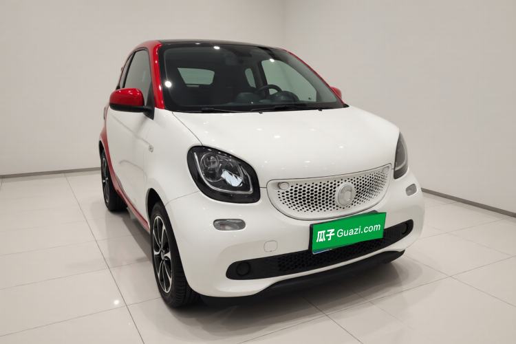Used smart forfour 2016 1.0L 52 kW Passion Edition Front Right 45 Deg