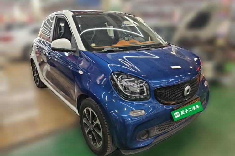 Used smart forfour 2016 1.0L 52 kW Passion Edition Front Right 45 Deg