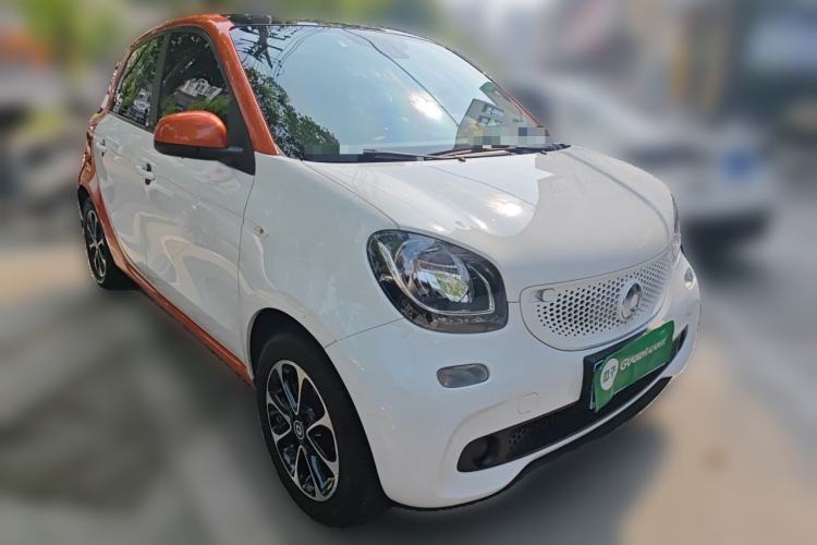 Used smart forfour 2016 1.0L 52 kW Passion Edition Front Right 45 Deg