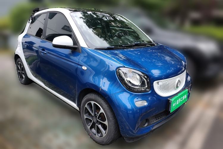 Used smart forfour 2016 1.0L 52 kW Passion Edition Front Right 45 Deg
