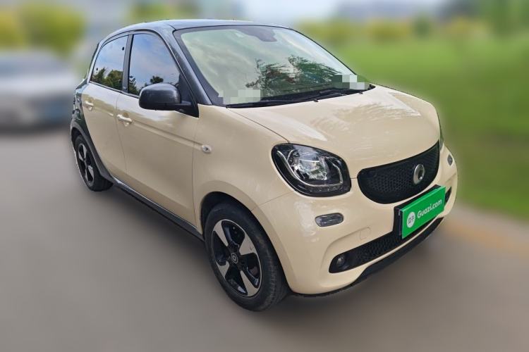 Used smart forfour 2016 1.0L 52 kW Passion Edition Front Right 45 Deg