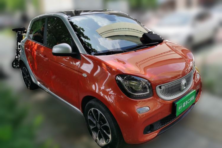 Used smart forfour 2016 1.0L 52 kW Passion Edition Front Right 45 Deg
