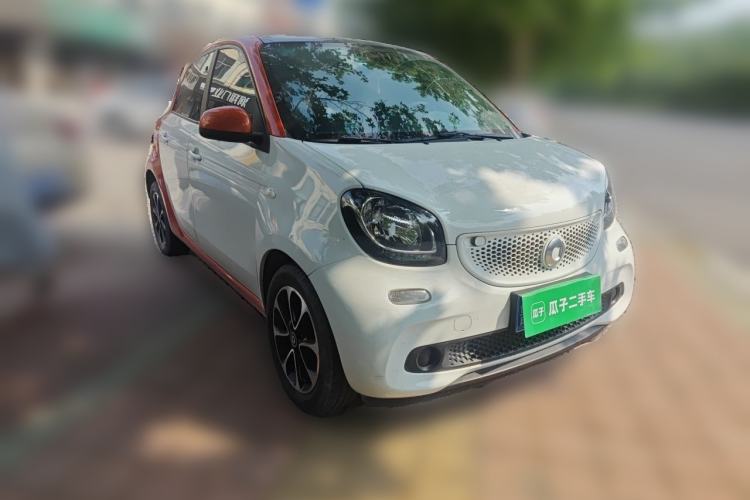 Used smart forfour 2016 1.0L 52 kW Passion Edition Front Right 45 Deg