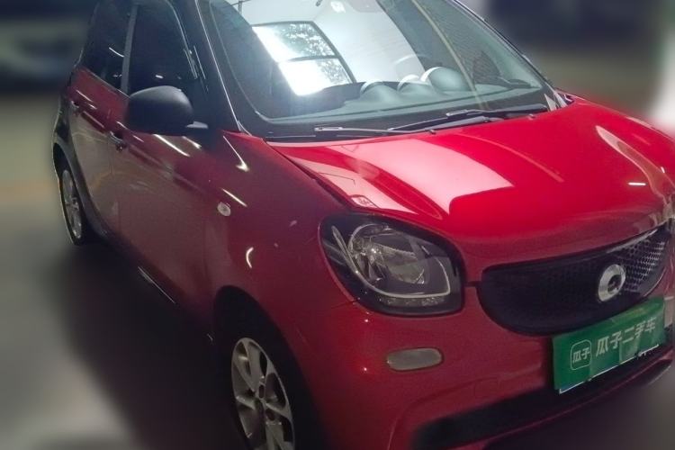 Used smart forfour 2016 1.0L 52 kW Dynamic Edition Front Right 45 Deg