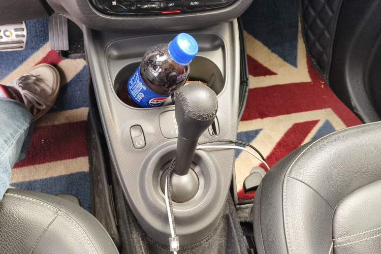 Used smart forfour 2016 0.9T 66 kW Pioneer Edition Gear Lever