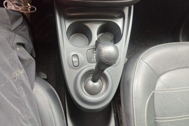 Used smart forfour 2016 0.9T 66 kW Pioneer Edition Gear Lever