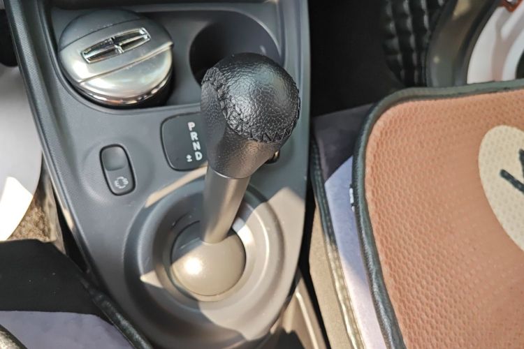 Used smart forfour 2016 1.0L 52 kW Passion Edition Gear Lever