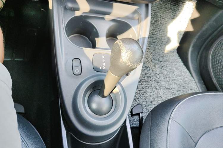 Used smart forfour 2016 0.9T 66 kW Pioneer Edition Gear Lever