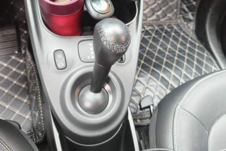 Used smart forfour 2016 0.9T 66 kW Pioneer Edition Gear Lever
