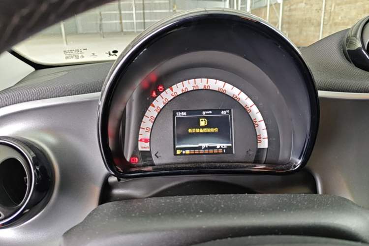 Used smart forfour 2016 1.0L 52 kW Passion Edition Instrument Cluster