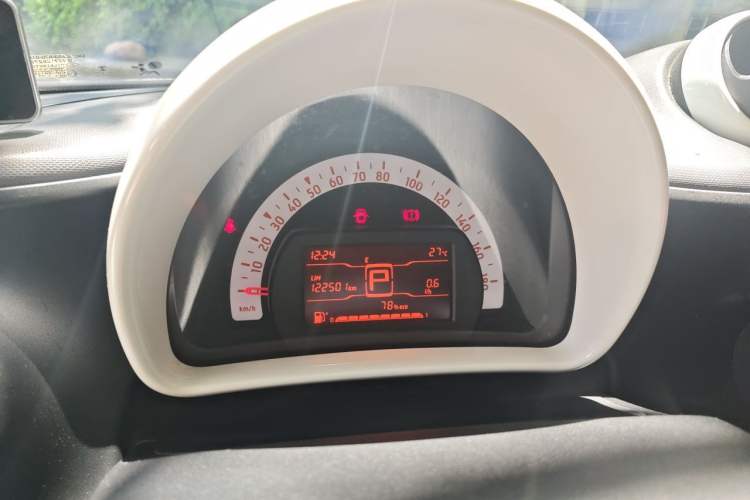 Used smart forfour 2016 1.0L 52 kW Dynamic Edition Instrument Cluster