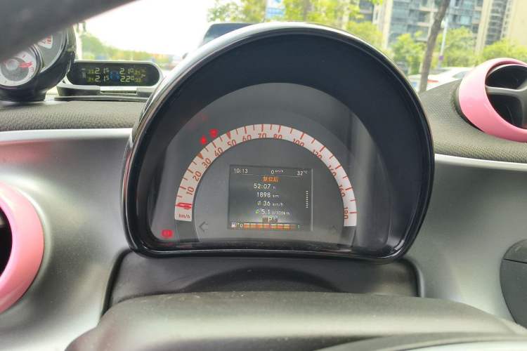 Used smart forfour 2016 0.9T 66 kW Pioneer Edition Instrument Cluster