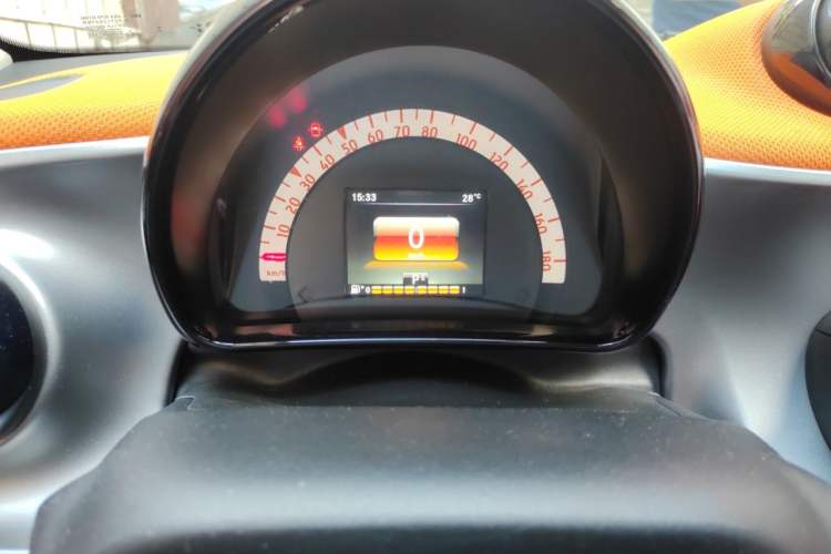Used smart forfour 2016 1.0L 52 kW Passion Edition Instrument Cluster
