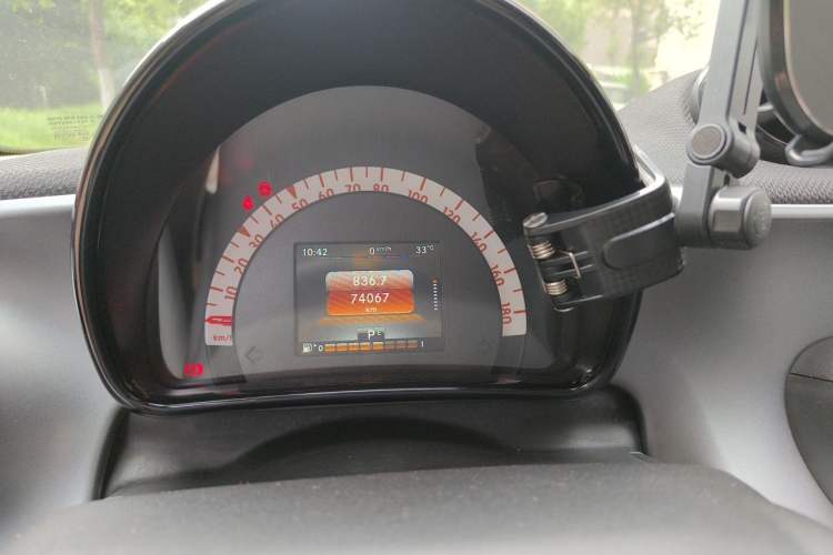 Used smart forfour 2016 1.0L 52 kW Passion Edition Instrument Cluster