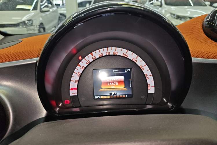 Used smart forfour 2016 1.0L 52 kW Passion Edition Instrument Cluster