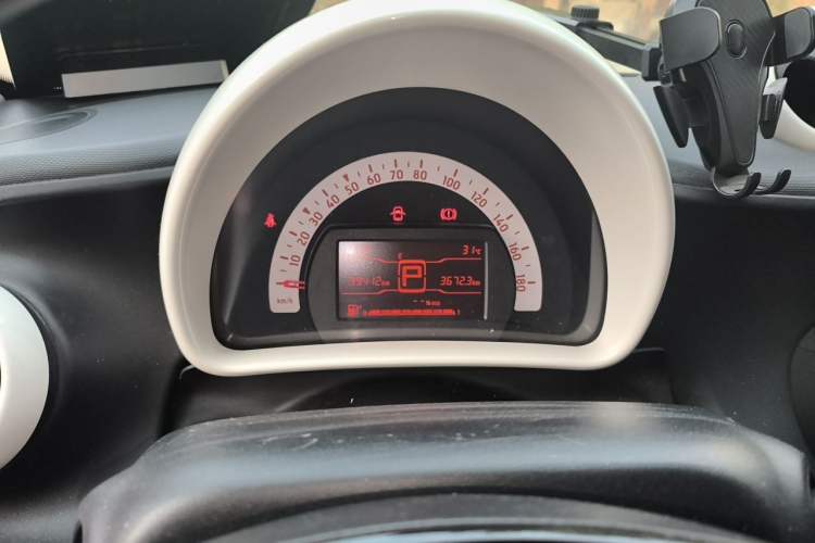 Used smart forfour 2016 1.0L 52 kW Dynamic Edition Instrument Cluster
