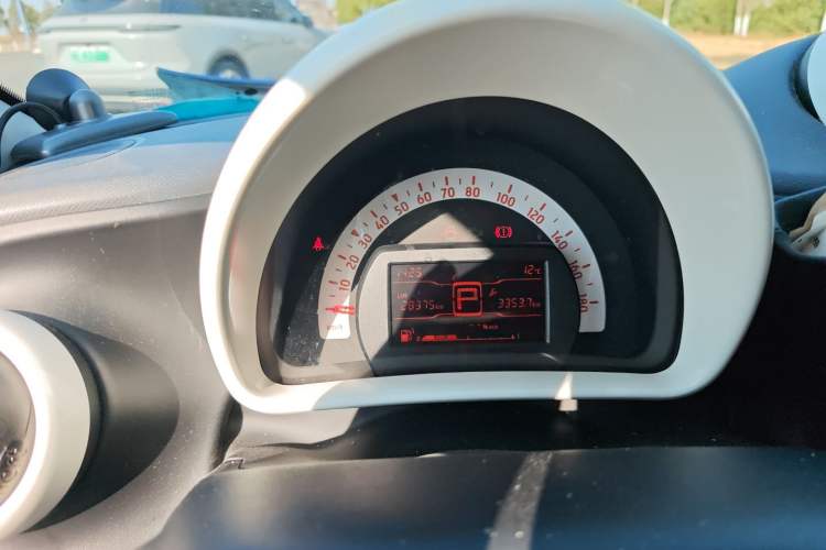 Used smart forfour 2016 1.0L 52 kW Dynamic Edition Instrument Cluster