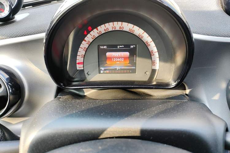 Used smart forfour 2016 0.9T 66 kW Pioneer Edition Instrument Cluster