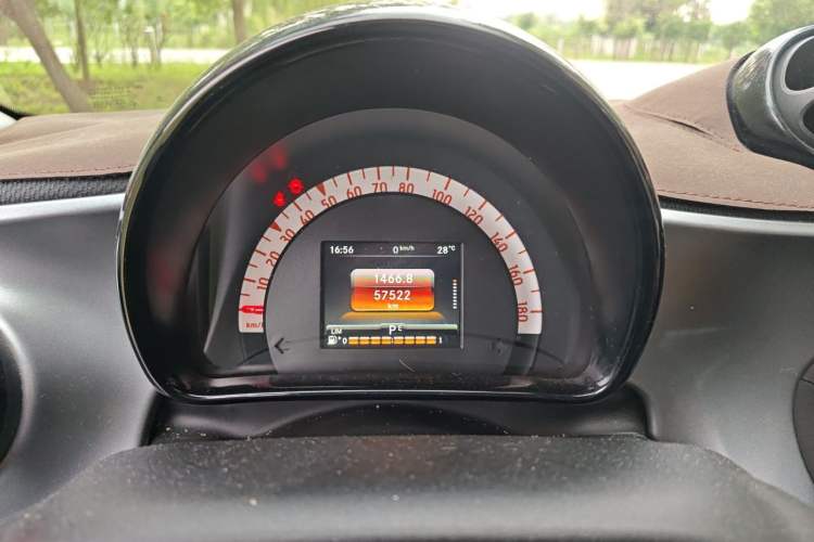 Used smart forfour 2016 1.0L 52 kW Passion Edition Instrument Cluster