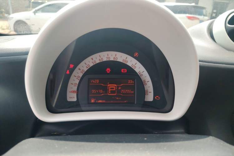 Used smart forfour 2016 1.0L 52 kW Dynamic Edition Instrument Cluster