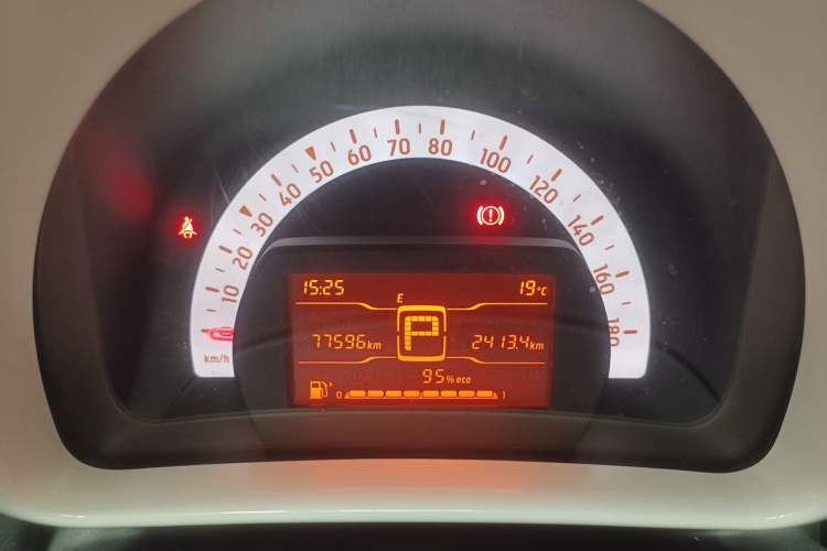Used smart forfour 2016 1.0L 52 kW Dynamic Edition Instrument Cluster