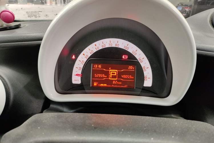 Used smart forfour 2016 1.0L 52 kW Dynamic Edition Instrument Cluster