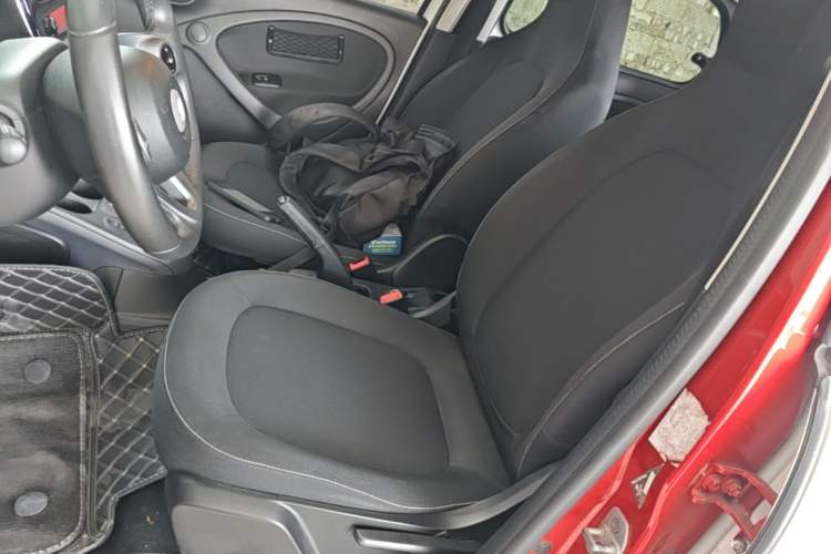 Used smart forfour 2016 1.0L 52 kW Passion Edition Left Front Seat