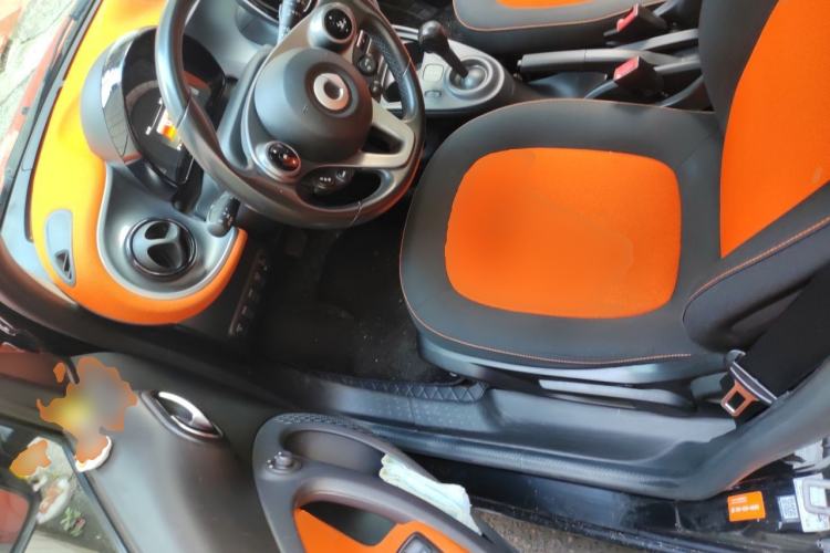 Used smart forfour 2016 1.0L 52 kW Passion Edition Left Front Seat