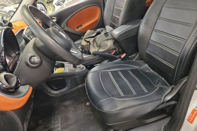 Used smart forfour 2016 1.0L 52 kW Passion Edition Left Front Seat