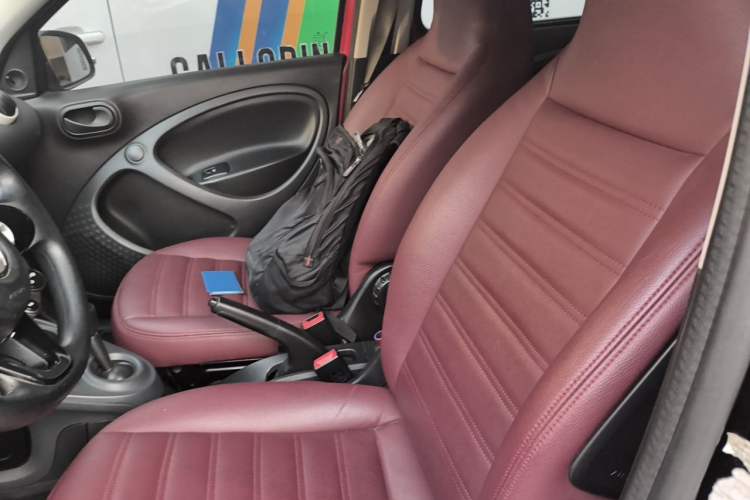 Used smart forfour 2016 1.0L 52 kW Dynamic Edition Left Front Seat