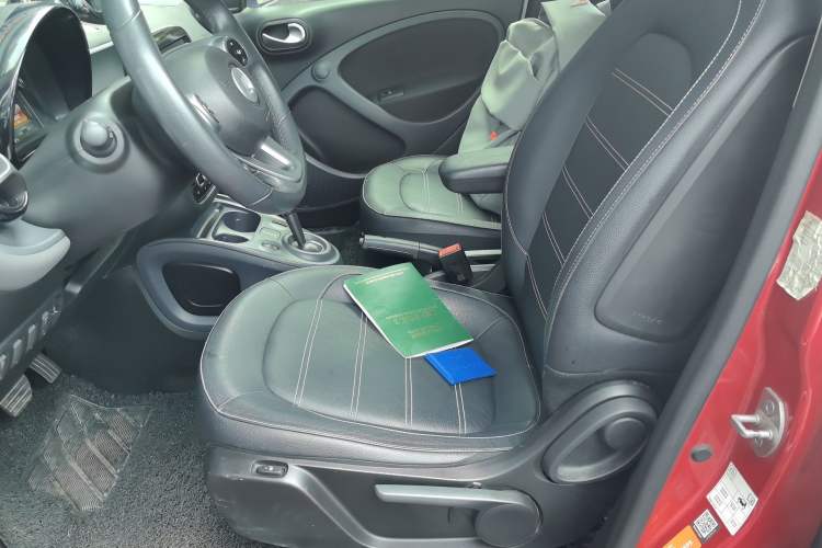 Used smart forfour 2016 0.9T 66 kW Pioneer Edition Left Front Seat