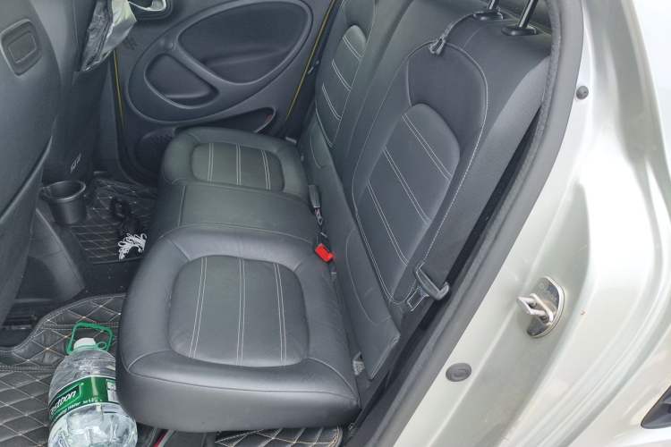Used smart forfour 2016 0.9T 66 kW Pioneer Edition Left Rear Seat
