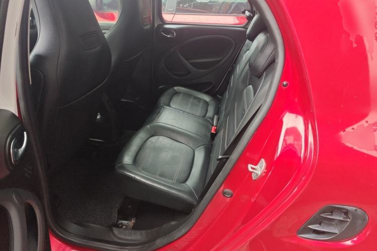Used smart forfour 2016 0.9T 66 kW Pioneer Edition Left Rear Seat