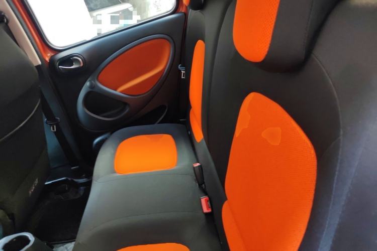 Used smart forfour 2016 1.0L 52 kW Passion Edition Left Rear Seat