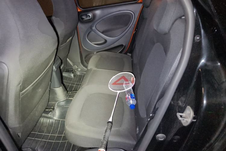 Used smart forfour 2016 1.0L 52 kW Passion Edition Left Rear Seat