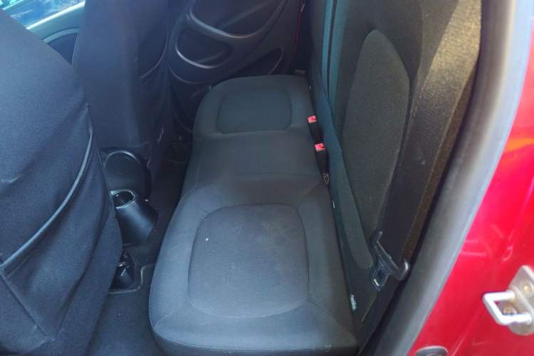 Used smart forfour 2016 1.0L 52 kW Passion Edition Left Rear Seat