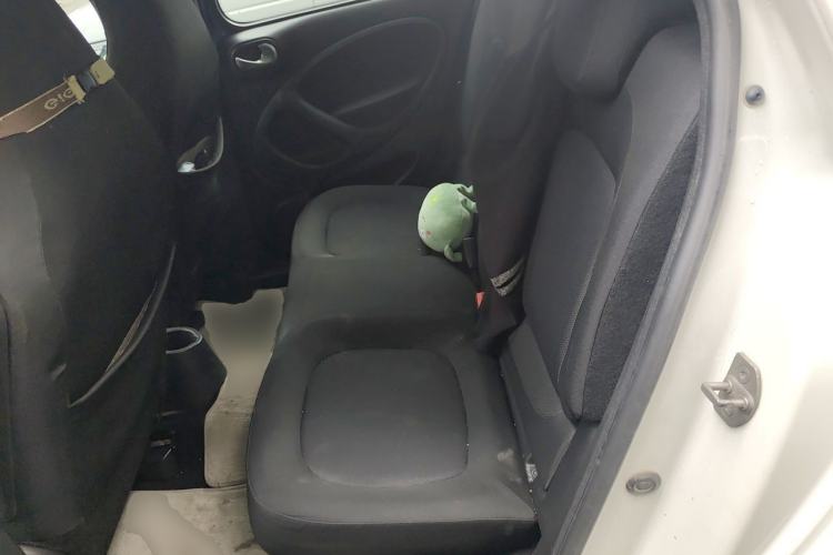 Used smart forfour 2016 1.0L 52 kW Passion Edition Left Rear Seat
