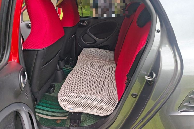 Used smart forfour 2016 1.0L 52 kW Passion Edition Left Rear Seat