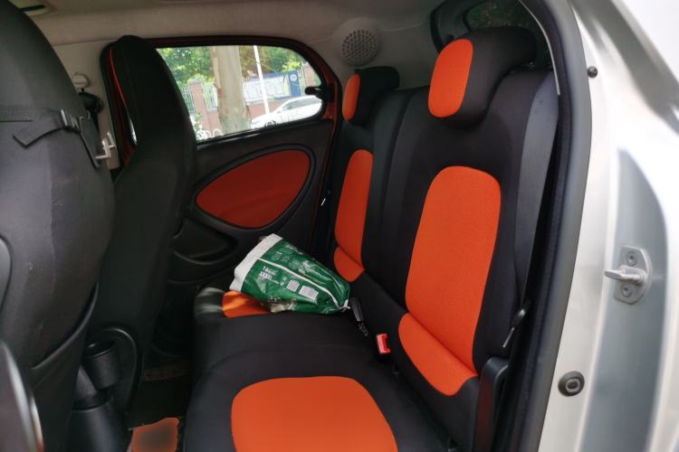Used smart forfour 2016 1.0L 52 kW Passion Edition Left Rear Seat