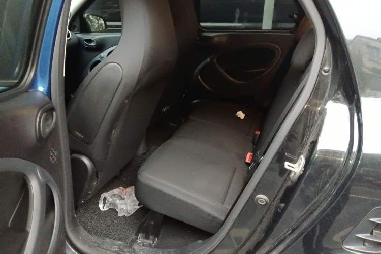 Used smart forfour 2016 1.0L 52 kW Dynamic Edition Left Rear Seat