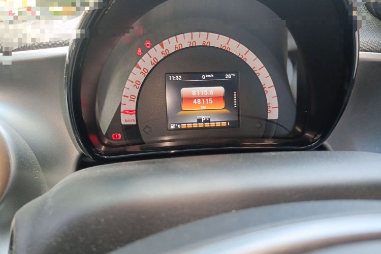 Used smart forfour 2016 1.0L 52 kW Passion Edition Odometer Close Up
