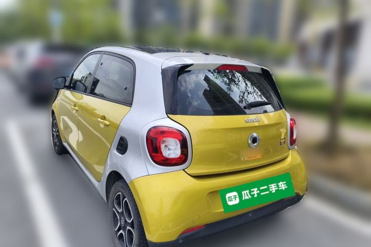 Used smart forfour 2016 0.9T 66 kW Pioneer Edition Rear Left 45 Deg